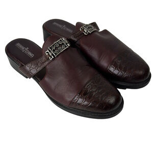 Minnetonka Women’s Brown Leather Slip on Mule size 9